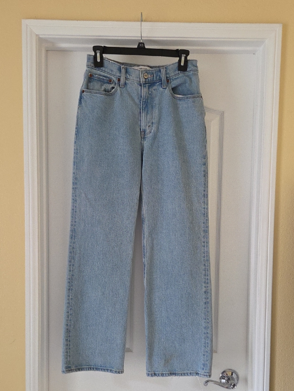 Abercrombie The 90's Relaxed Jean High Rise
